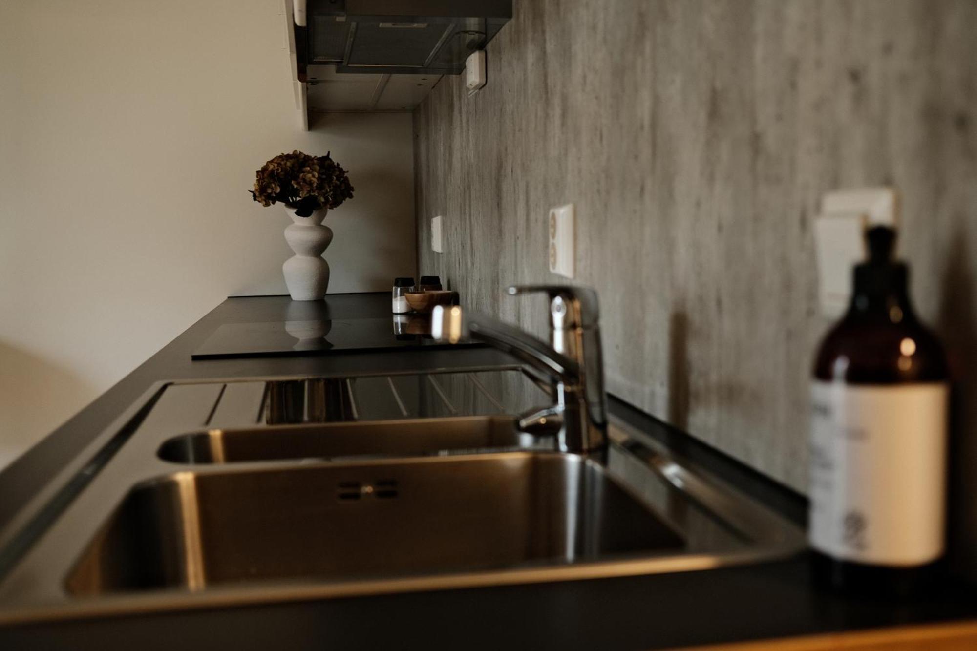 Blue House Odda Apartment ภายนอก รูปภาพ
