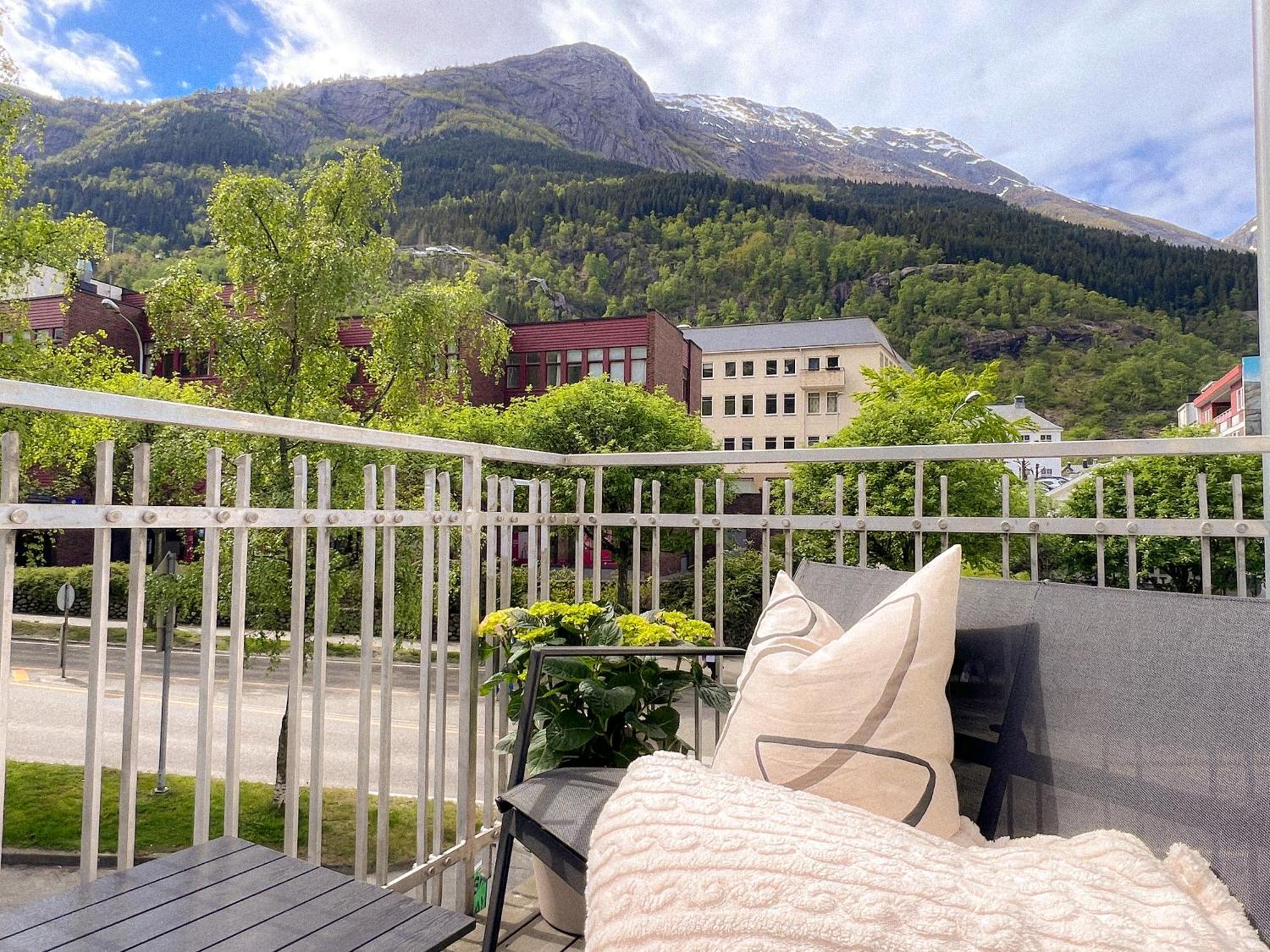 Blue House Odda Apartment ภายนอก รูปภาพ